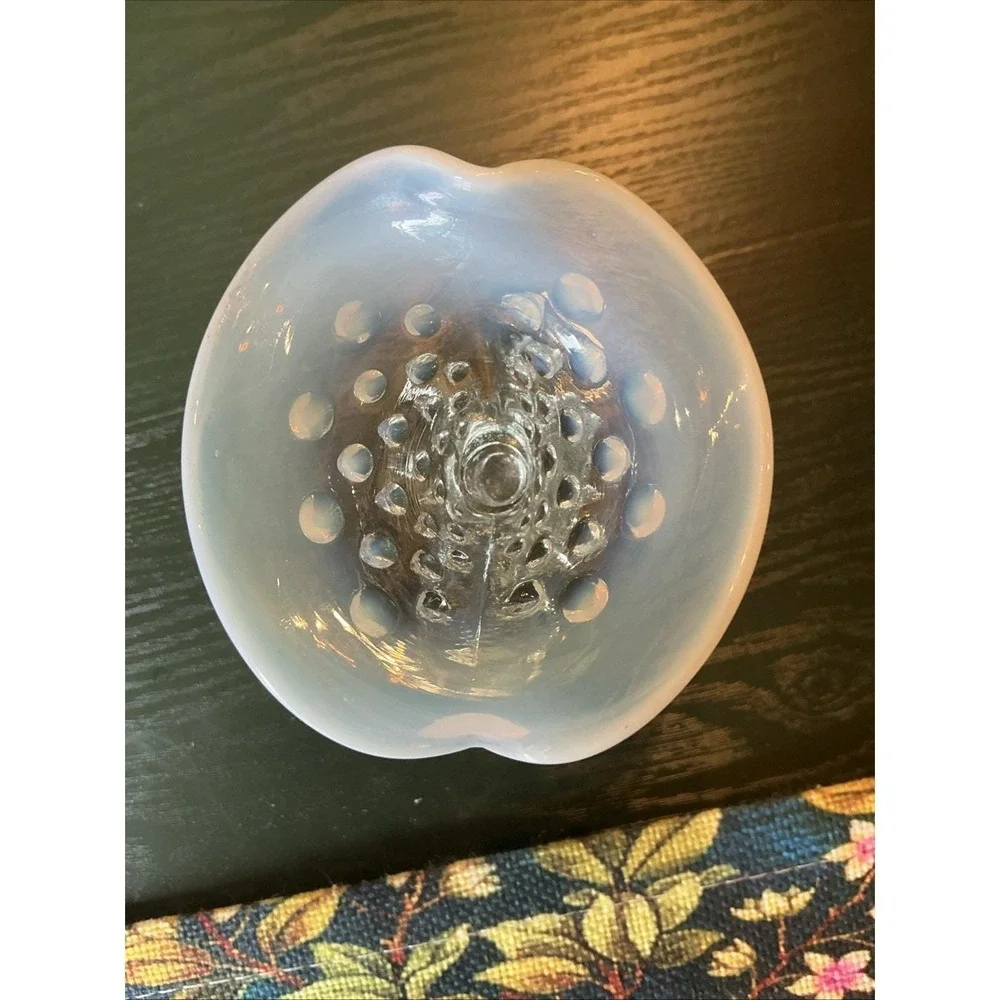 VTG Fenton Cornucopia Bud‎ Vase Hobnail White&Clear Glass 3.5